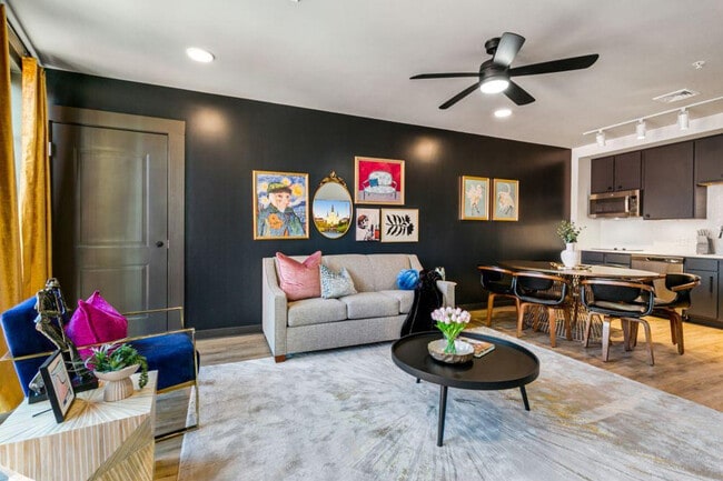 611 Commerce St in New Orleans, LA - Building Photo - Building Photo