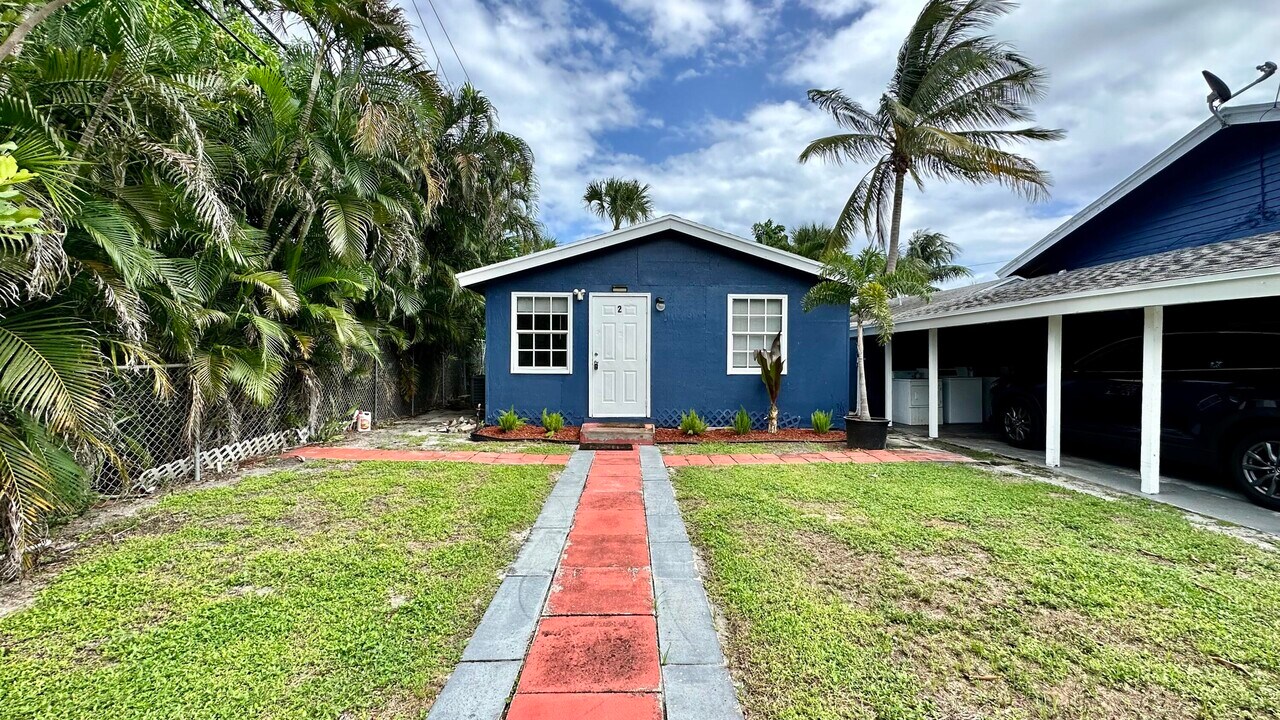 439 46th St in West Palm Beach, FL - Building Photo