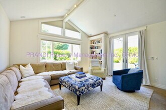 34 Mohawk Ave in Corte Madera, CA - Building Photo - Building Photo