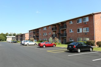 Fairmount Park Apartments in Camp Hill, PA - Building Photo - Building Photo