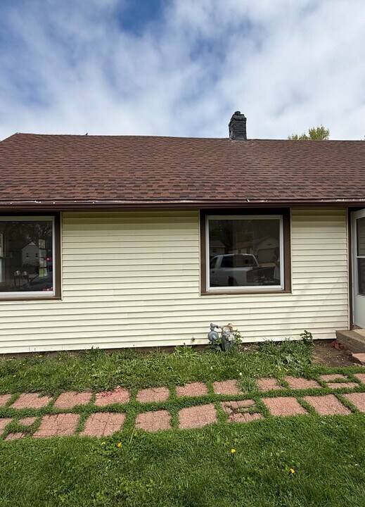 4425 Kennett Ave in Rockford, IL - Building Photo