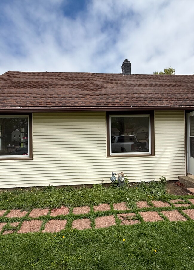 property at 4425 Kennett Ave