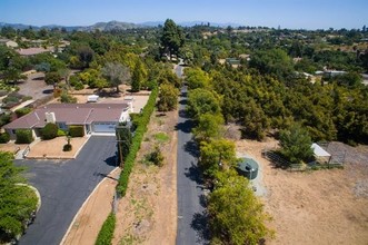 777 Knoll Park Ln in Fallbrook, CA - Building Photo - Building Photo