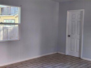 422 NW 9th Ave in Gainesville, FL - Building Photo - Building Photo