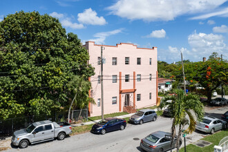 1003 SW 15th Ave in Miami, FL - Foto de edificio - Building Photo