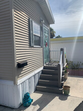 2580 NE Indian River Dr in Jensen Beach, FL - Building Photo - Building Photo