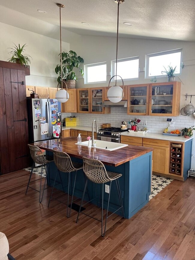 Beautiful 5 Bed 3 Bath in NE Fort Collins! in Fort Collins, CO - Building Photo - Building Photo