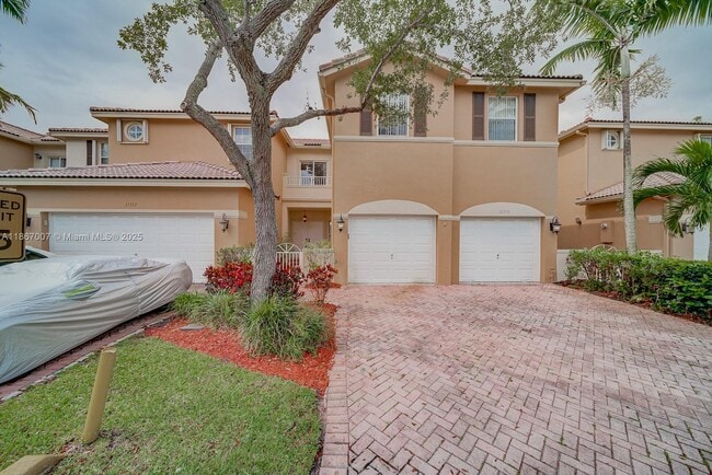 11336 NW 54th Terrace in Doral, FL - Building Photo - Building Photo