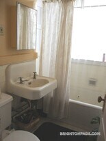 1641 Commonwealth Ave, Unit 11 in Boston, MA - Building Photo