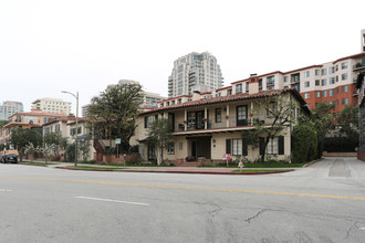 Lindbrook Apartments in Los Angeles, CA - Building Photo - Building Photo