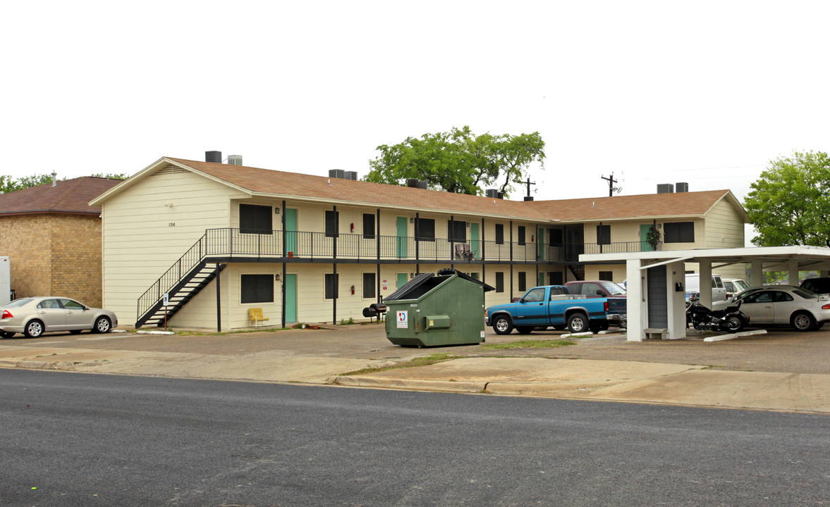 1316 Lamar Square Dr in Austin, TX - Building Photo