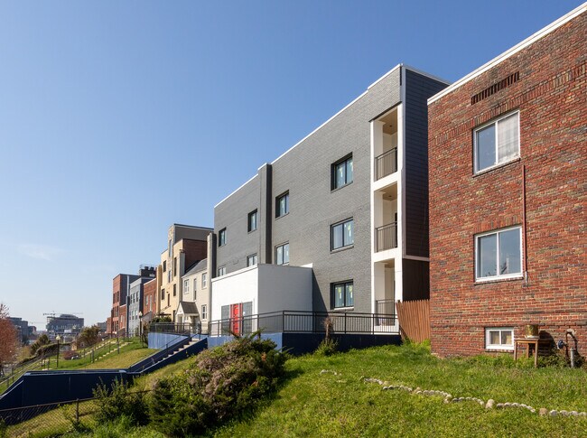 3rd Street Flats in Washington, DC - Foto de edificio - Building Photo