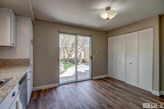7513 Cumberland Cir in Reno, NV - Building Photo - Building Photo
