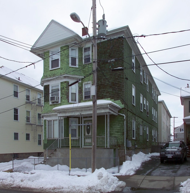 137 17th St in Fall River, MA - Building Photo - Building Photo