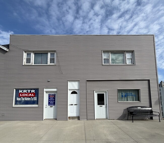 502 Main St in La Porte City, IA - Building Photo - Building Photo