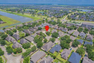 19802 Shore Meadows Ln in Richmond, TX - Foto de edificio - Building Photo