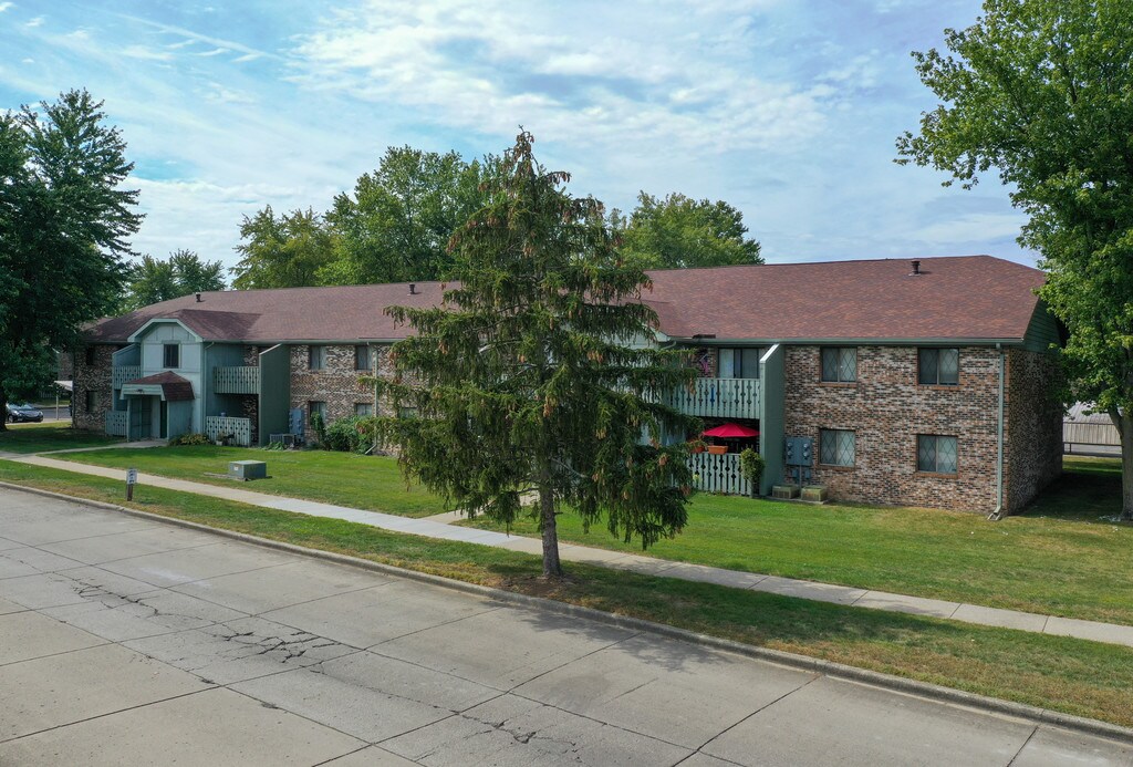 Yorktowne Farm Apartments in Greenwood, IN