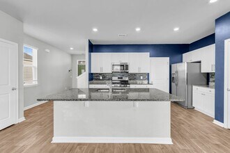 550 Wayton Cir in Moncks Corner, SC - Building Photo - Building Photo