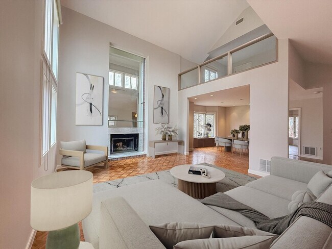 9 Benjamin Pl in Brookline, MA - Building Photo - Building Photo