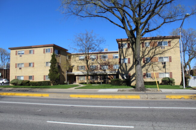 9207 Skokie Blvd in Skokie, IL - Building Photo - Building Photo
