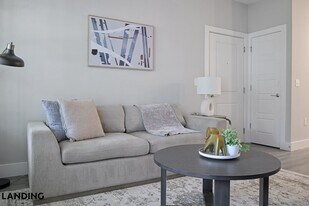 3060 Southcreek Blvd, Unit 2-102 in Orlando, FL - Building Photo