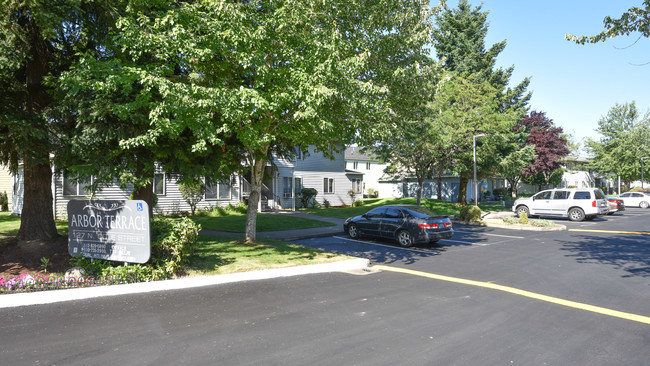 Arbor Terrace in Molalla, OR - Foto de edificio - Building Photo