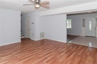 1302 Kienast Dr photo'