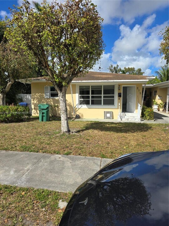 315 NE 114th St in Miami, FL - Building Photo