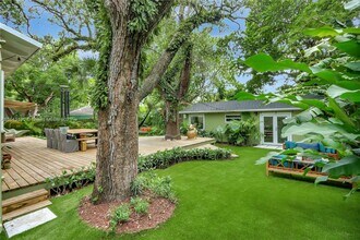 842 NW 9th Ct in Miami, FL - Building Photo - Building Photo