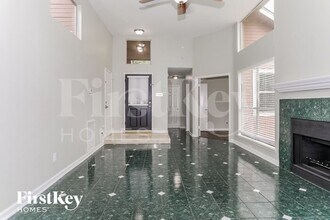 8418 Elm Lake Dr, Unit 473 in Houston, TX - Foto de edificio - Building Photo