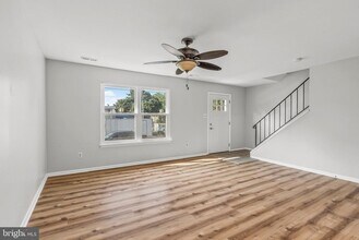 341 Clarkson St in Burlington, NJ - Building Photo - Building Photo