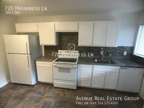 720 Preakness Ln in Florissant, MO - Building Photo - Building Photo