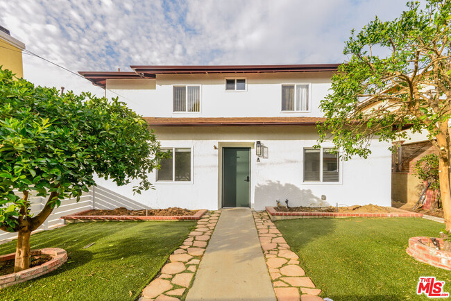 property at 2107 Pullman Ln