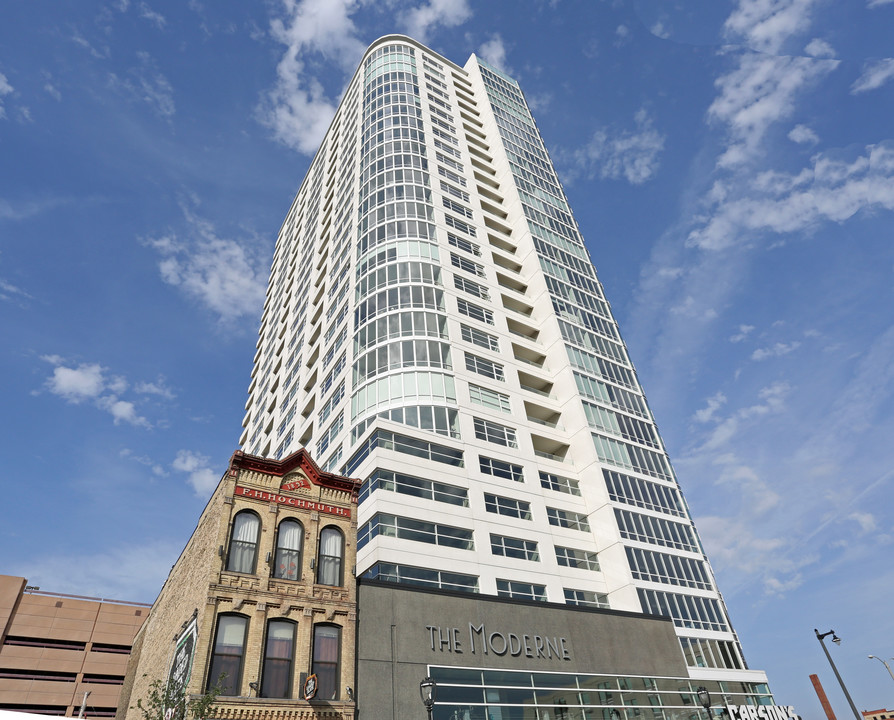 The Moderne in Milwaukee, WI - Building Photo