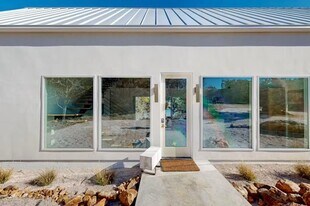 5747 County Rd 309 in Kingsland, TX - Building Photo