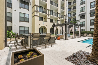Lantower Westshore in Tampa, FL - Foto de edificio - Building Photo