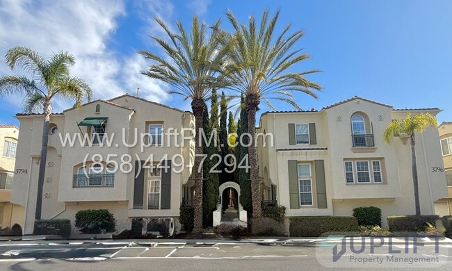 3792 Mykonos Ln in San Diego, CA - Building Photo - Building Photo