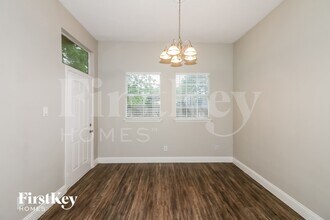 2106 Hazyknoll Ln in Houston, TX - Building Photo - Building Photo