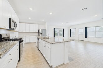 7027 Pail Pl in San Antonio, TX - Building Photo - Building Photo