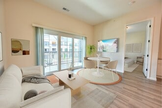 Kempton Apartments in Columbus, OH - Foto de edificio - Building Photo