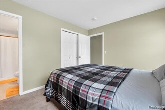 22684 Goddard Rd in Taylor, MI - Building Photo - Building Photo