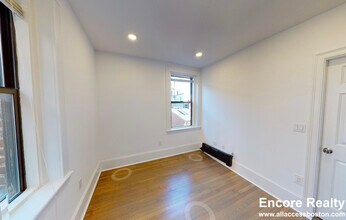 7 Myrtle St, Unit 8 in Boston, MA - Building Photo - Building Photo