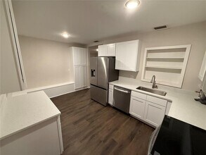 6215 S Kelly Rd in Tampa, FL - Building Photo - Building Photo