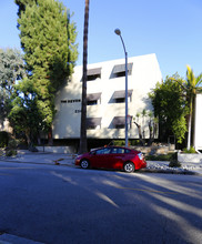 The Devon Apartments in Pasadena, CA - Building Photo - Building Photo