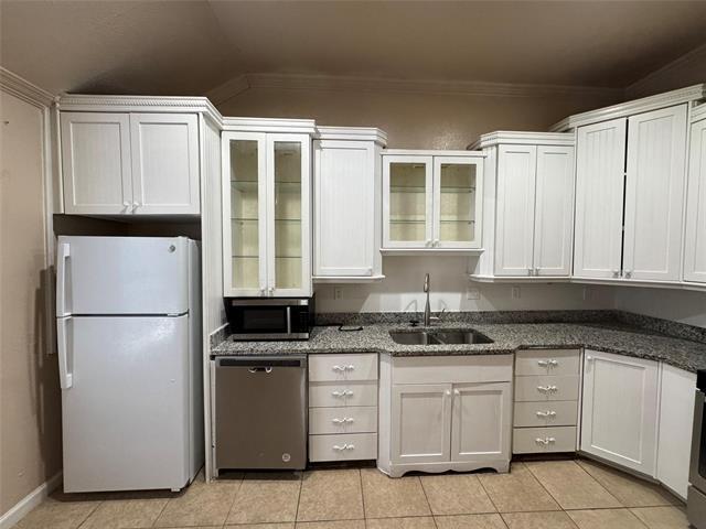 property at 5400 Village Green Dr