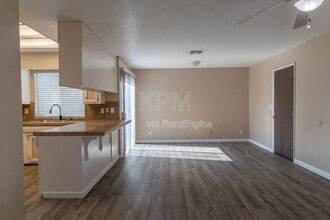 2930 Angel Dr in Stockton, CA - Building Photo - Building Photo