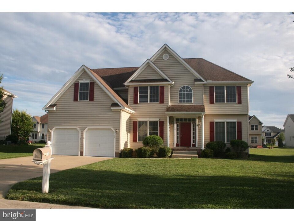 529 Stone Ridge Dr in Dover, DE - Building Photo