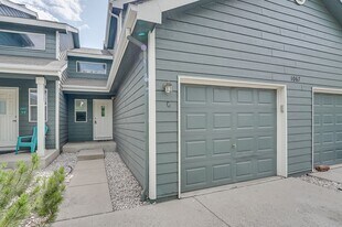 Spacious 3 Bed, 3 1/2 Bath Townhome in Northwest Fort Collins! in Fort Collins, CO - Building Photo