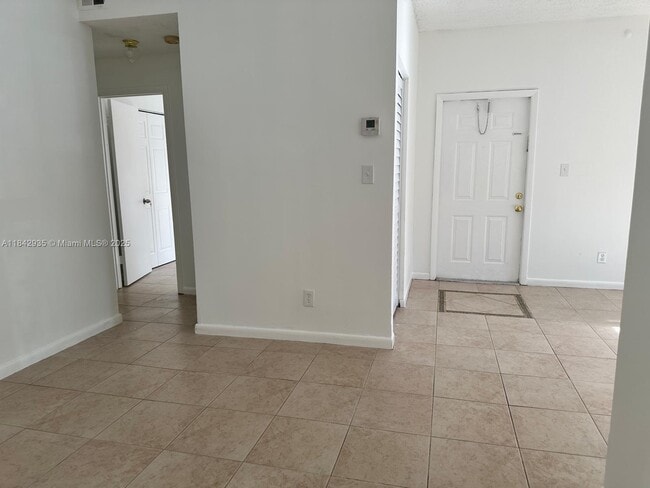 601 Cypress Lake Blvd in Pompano Beach, FL - Building Photo - Building Photo