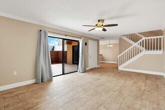 5717 57th Way in West Palm Beach, FL - Building Photo - Building Photo